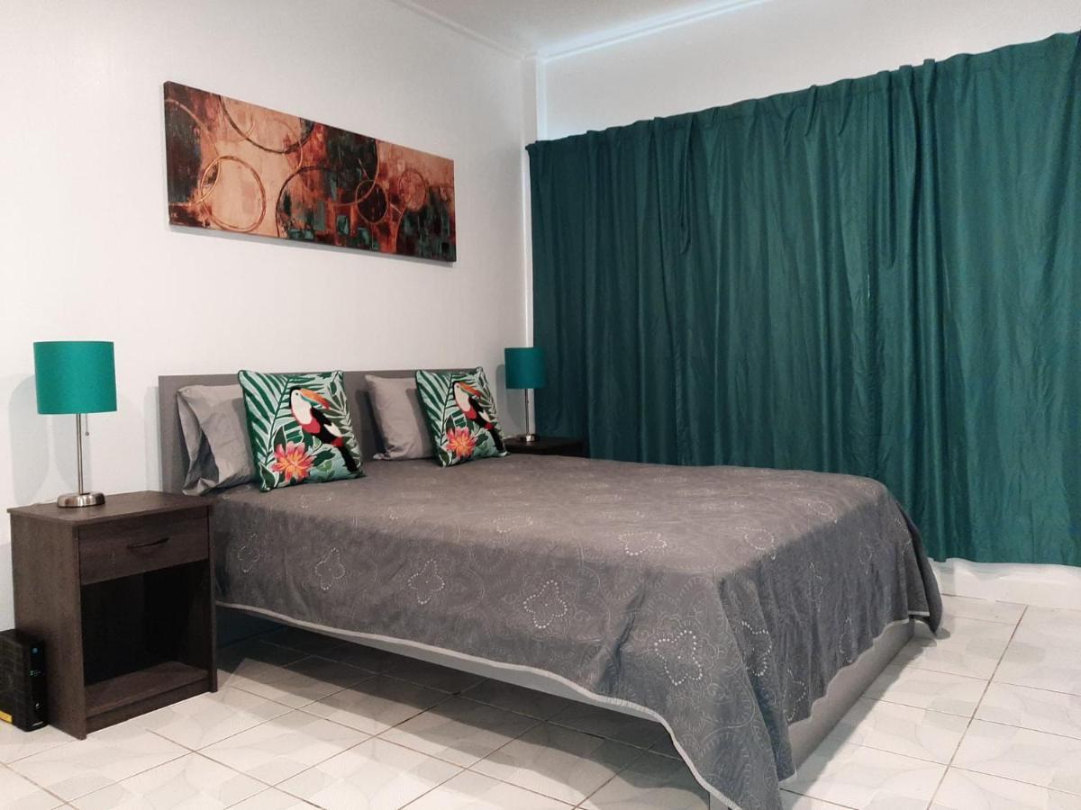 Hallandale Studio With Pool Apartman Hallandale Beach Kültér fotó